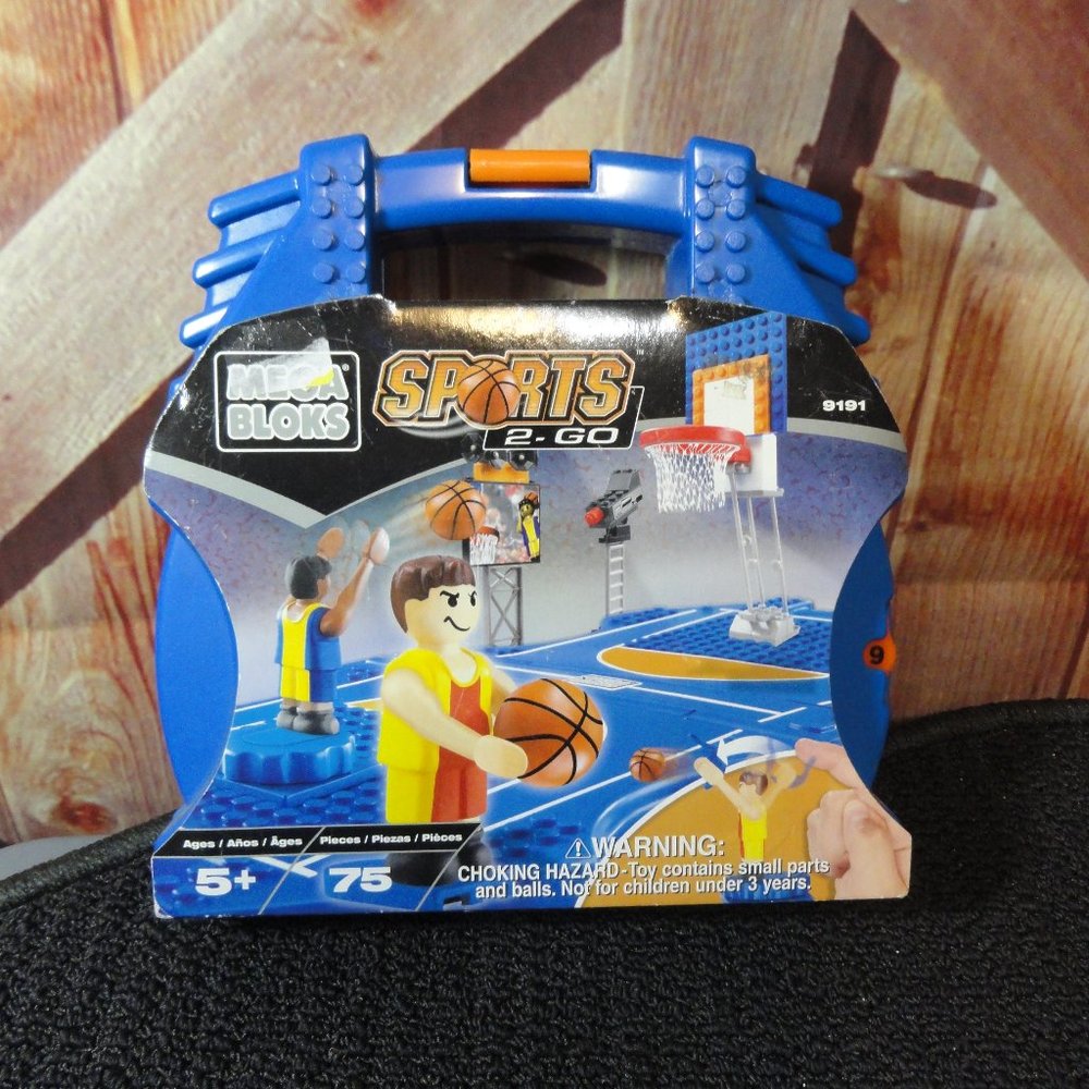 Mega Bloks Sports 2 go Build a basketball court N play~travel case~NIP~Cute
